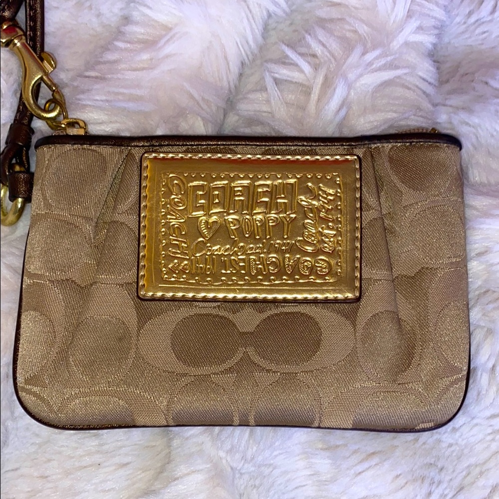 COACH SIGNATURE POPPY WRISTLET